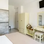 Konukevi Theros Blu 4*