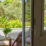 Theros Blu Konukevi 4*