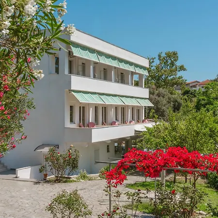 Theros Blu Guest house